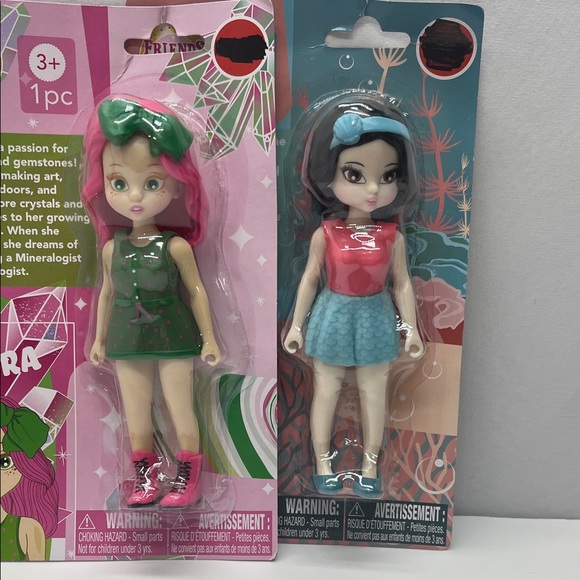 Friends Forever Club Dolls Set - Green, Blue, Red, and Pink Outfits - Picture 2 of 15